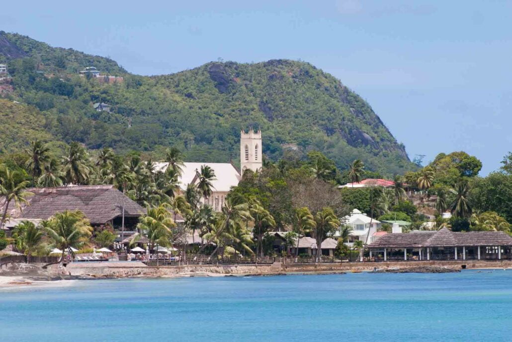 Seychelles: From Pirate Hideaway to Tourist Paradise - A History