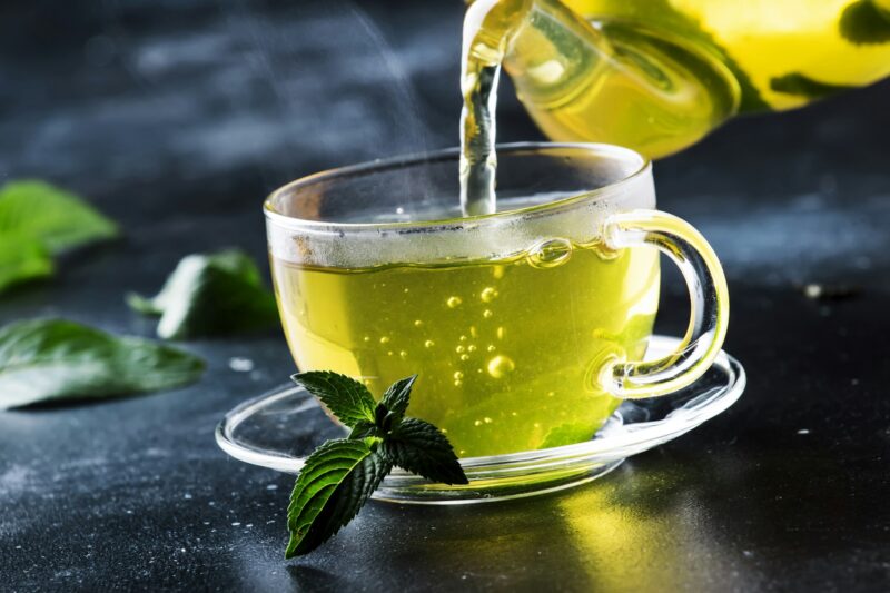 Hot chinese green tea with mint