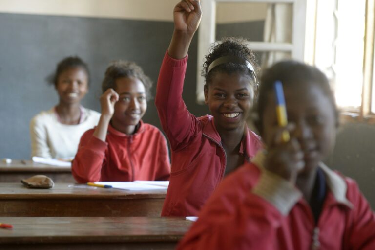Madagaskar, Pupils in Fianarantsoa elementary school