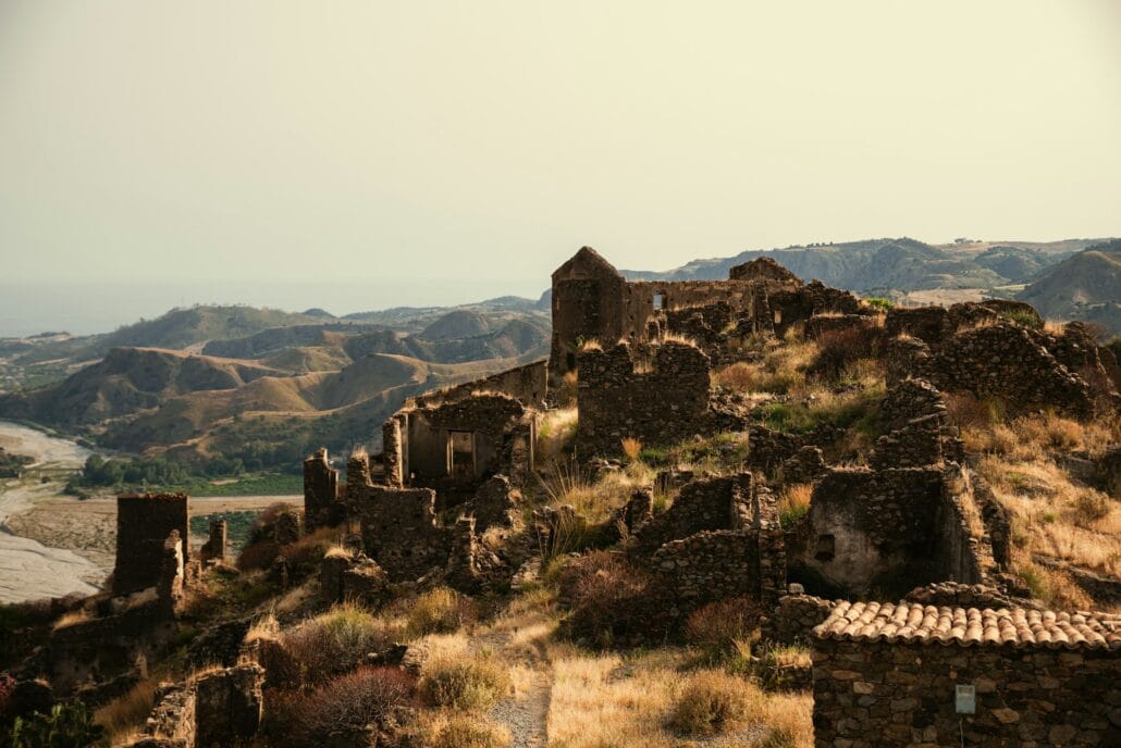 Medieval castles in the history of Calabria