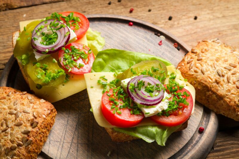 Sandwich with tomato, onion and lettuce
