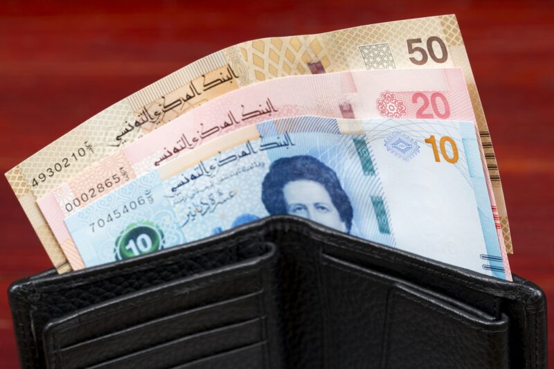 Tunisian money in the black wallet