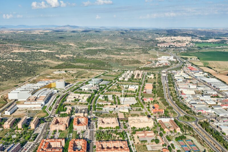 Vertical aerial image of the residential area of Toledo with the N 400 road