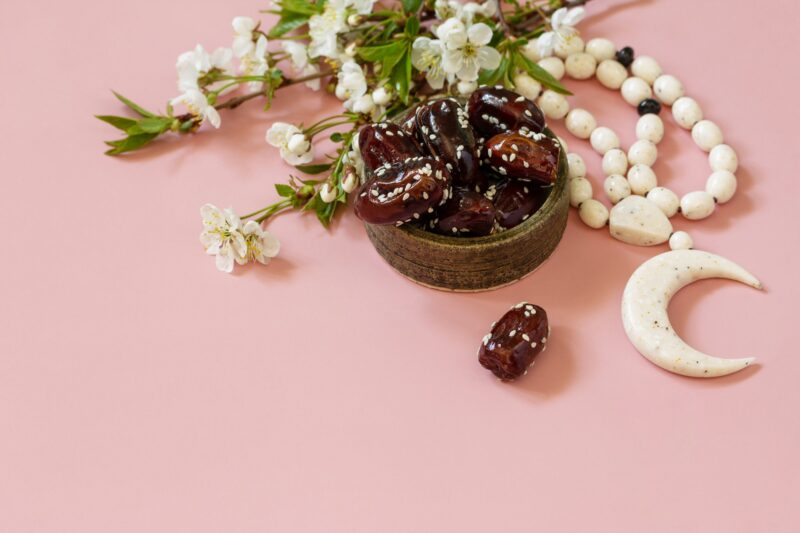 Ramadan Islamic rosary beads, white flowers